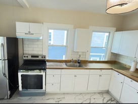 Building Photo - 89 S Cherry St