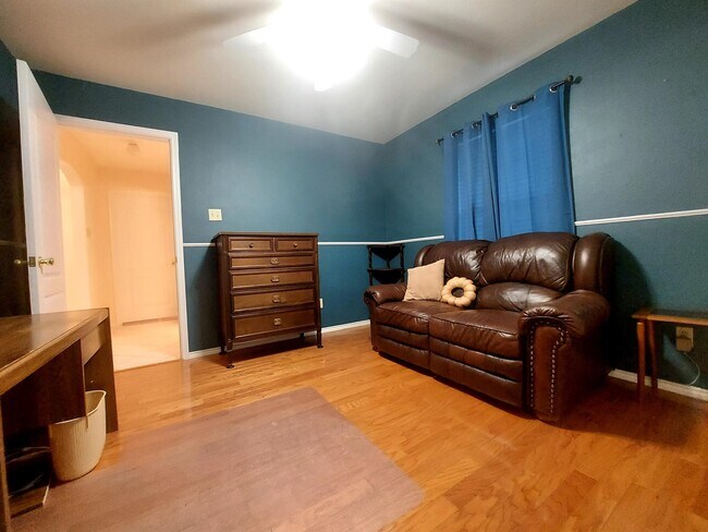 Building Photo - 1011 Topaz Trail