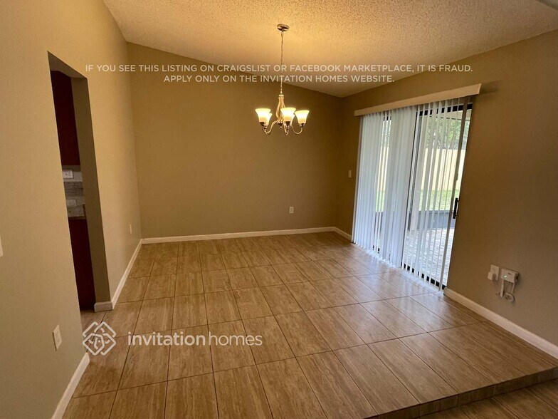 Building Photo - 123 Lyndhurst Dr