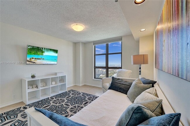 Building Photo - 3500 Mystic Pointe Dr