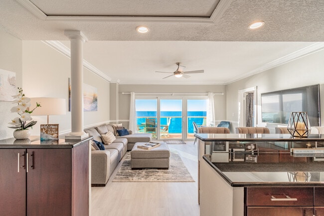 Building Photo - 880 Mandalay Ave