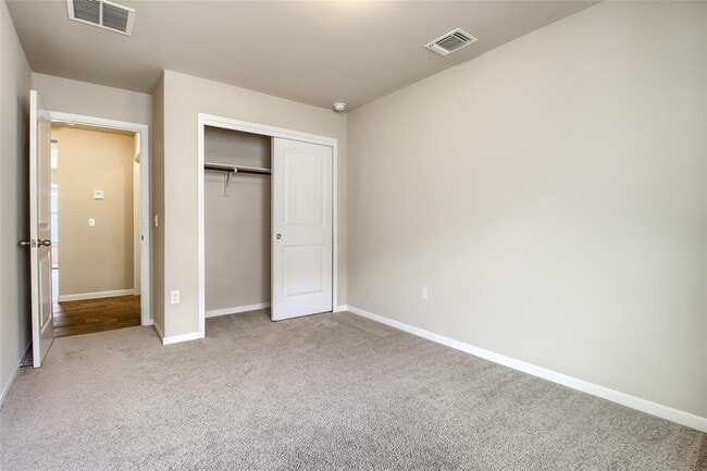 Building Photo - 102 Sulphur River Lp