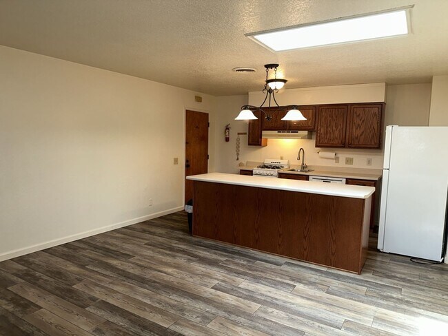 Building Photo - 1640 Stromberg Ave