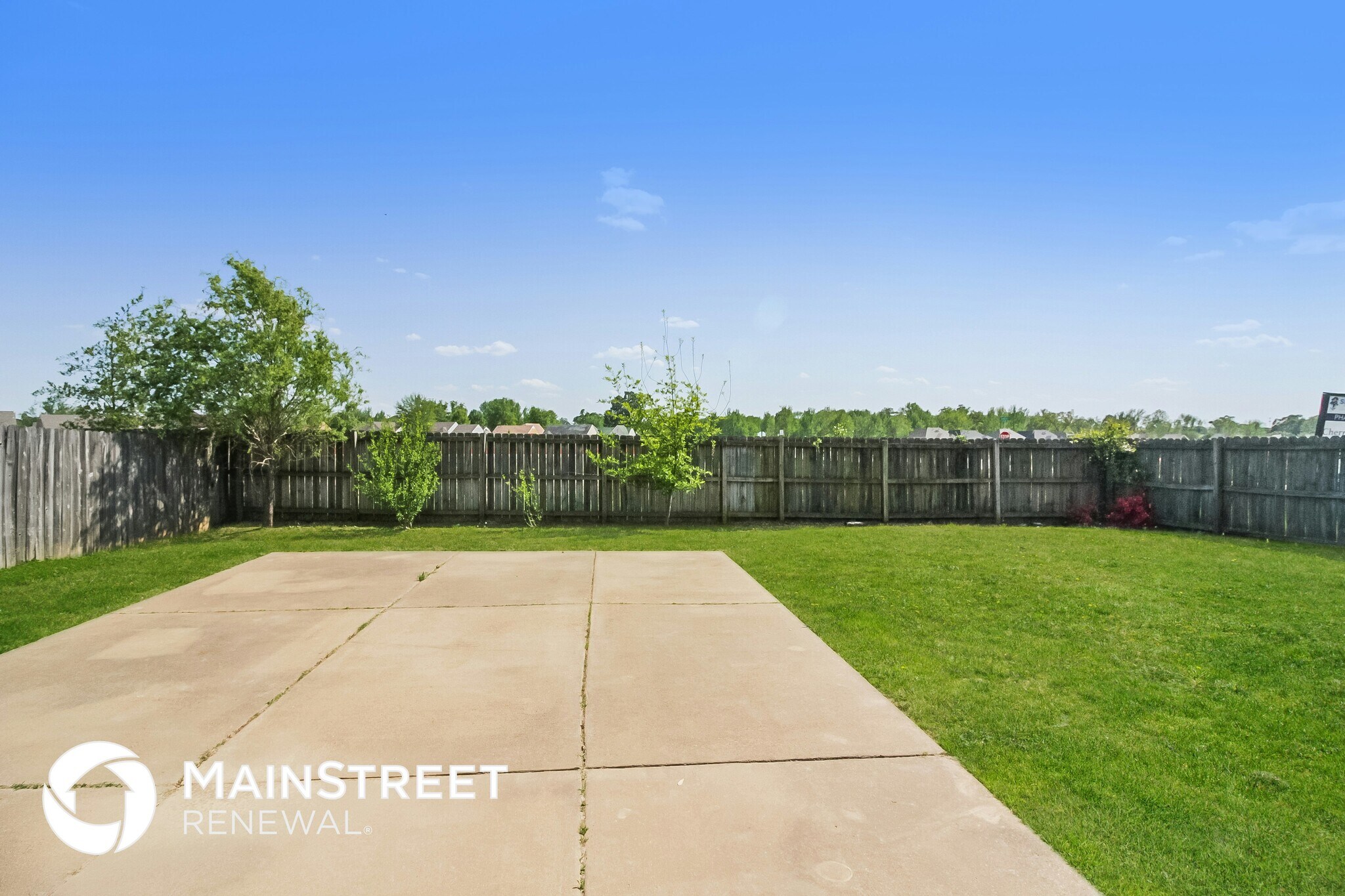 Building Photo - 1647 Sarah Ann Dr W