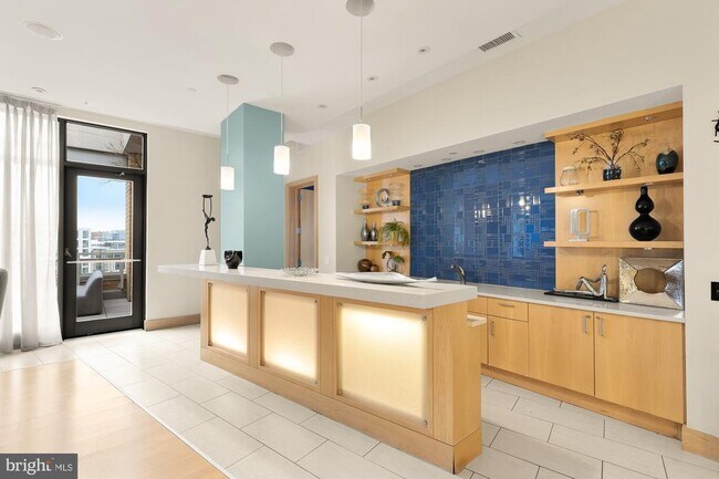 Building Photo - 440 L St NW