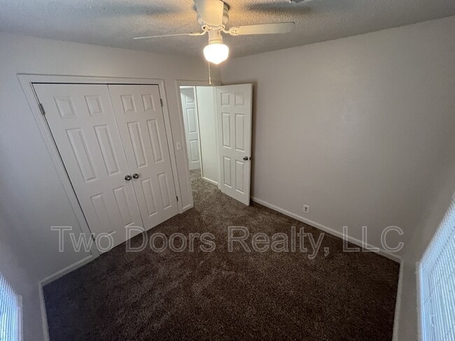 Building Photo - 4117 N Libby Ave