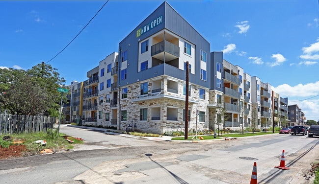 Eastside Station Austin Tx Apartment Finder Building Photo Eastside Station