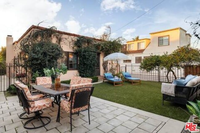 Building Photo - 428 N Alta Vista Blvd