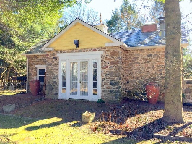 Primary Photo - 529 Dunkirk Rd
