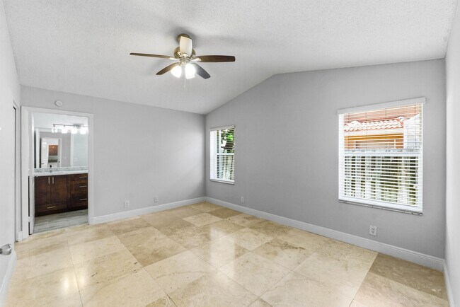 Building Photo - 10781 Cypress Lake Terrace