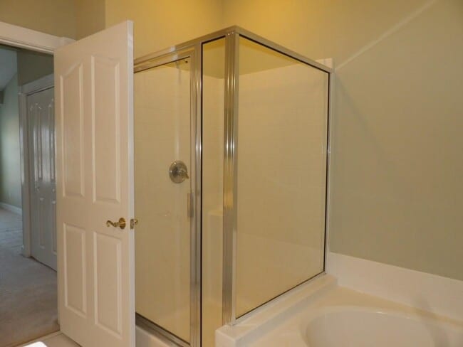 Building Photo - 2241 Waterview Dr