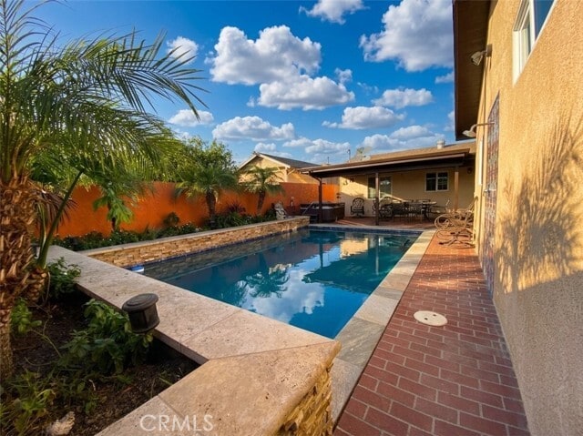 Building Photo - 1004 W Hollyvale St