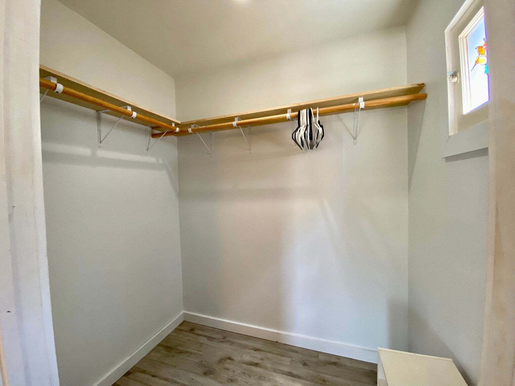 Building Photo - 1043 Sanborn Ave