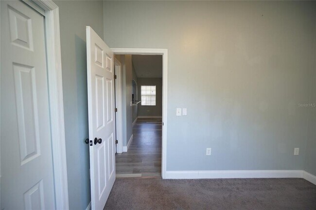 Building Photo - 2416 E Ida St