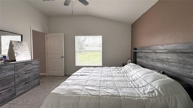 Building Photo - 421 Pinecrest Loop