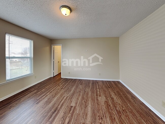 Building Photo - 6850 W Littleton Dr