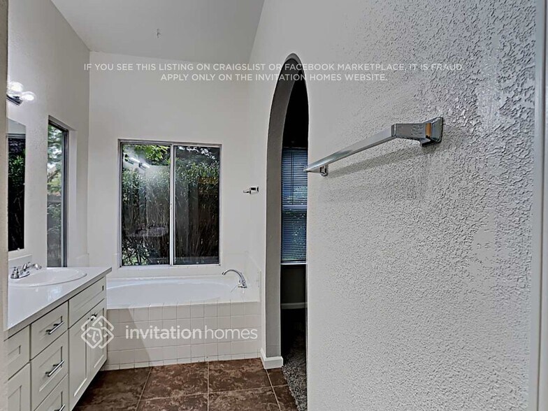 Building Photo - 5 Archibald Ct