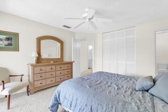 Building Photo - 1441 Ocean Dr