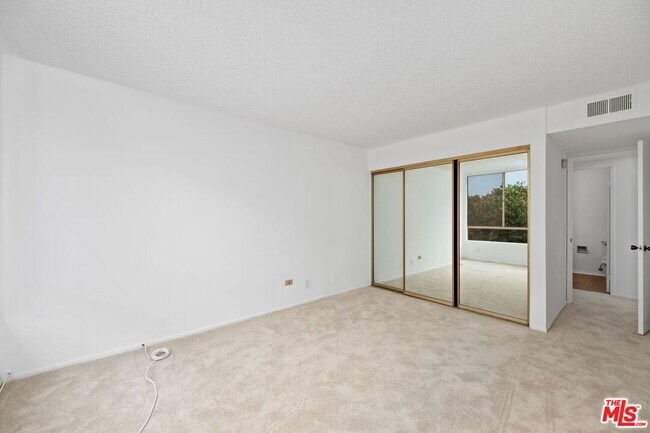 Building Photo - 1340 S Beverly Glen Blvd