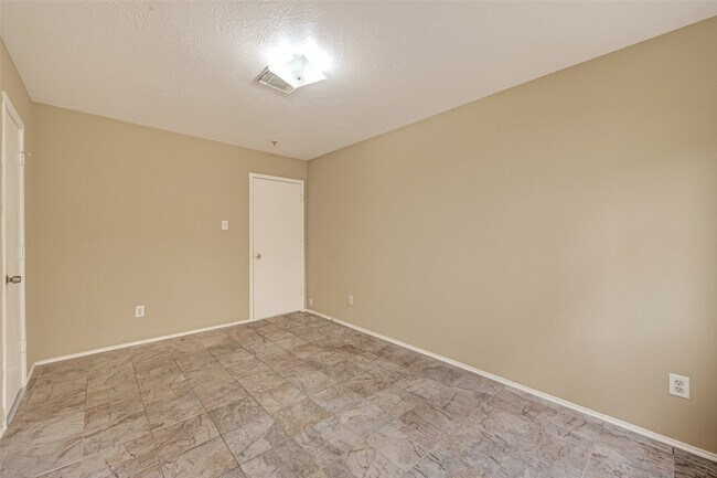 Building Photo - 8814 Sage Pl Dr