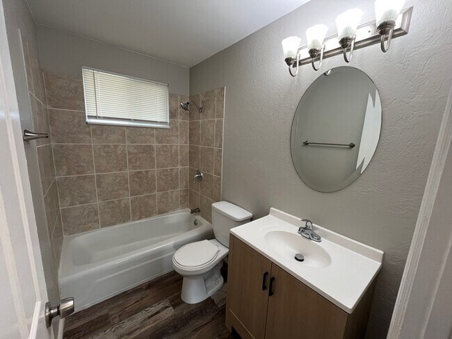 Building Photo - Remodeled Taylorsville 5 Bedroom!