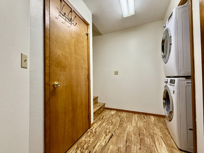 Building Photo - 722 Waverly Pl