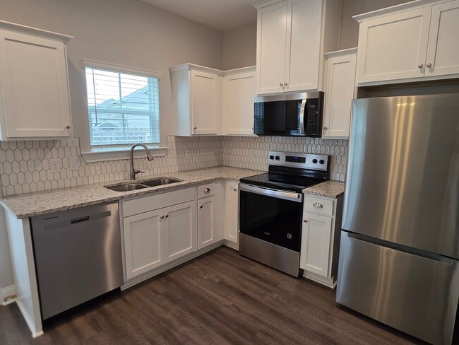 Building Photo - 57 Oakmont Dr