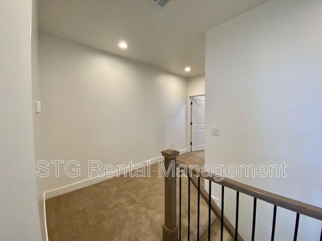Building Photo - 2473 350 N