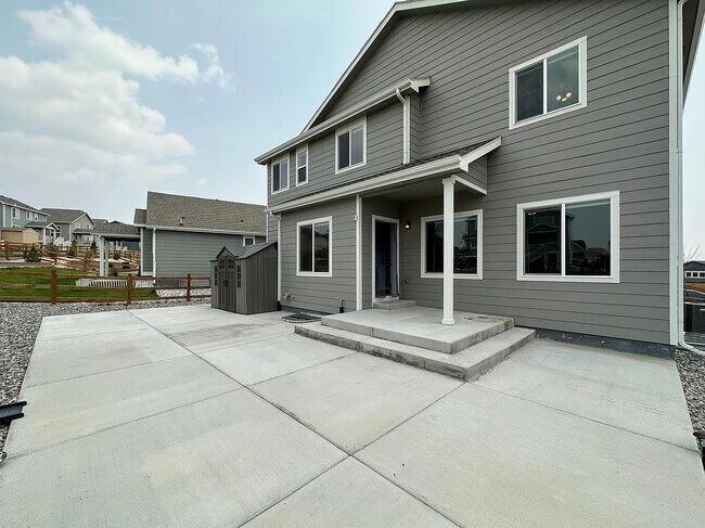 Building Photo - Stunning 3,000sqft home in Bradley Ranch!