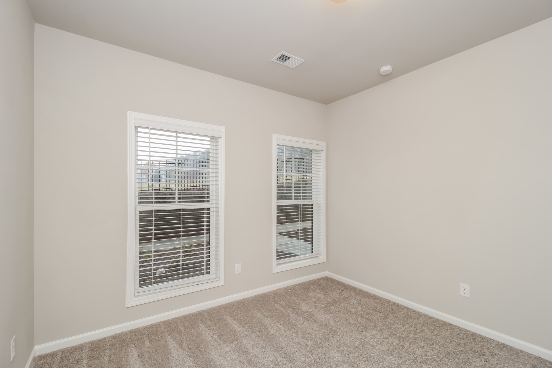 Building Photo - 807 Calvin Pk Dr
