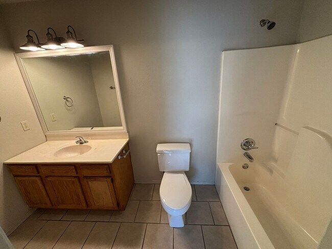 Building Photo - 1673-1675 E. Evalyn Circle