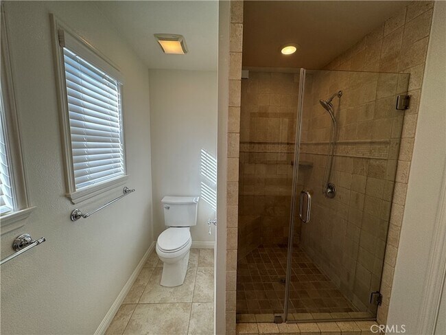 Building Photo - 1336 Calle Tulipan