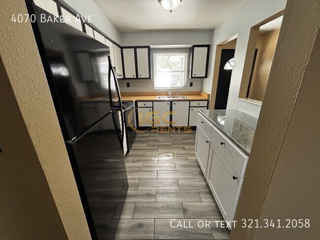 Building Photo - 4070 Baker Ave