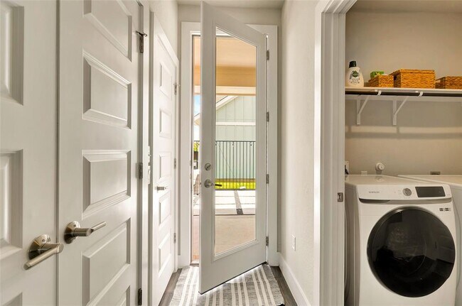 Building Photo - 8415 Laughlin Ln