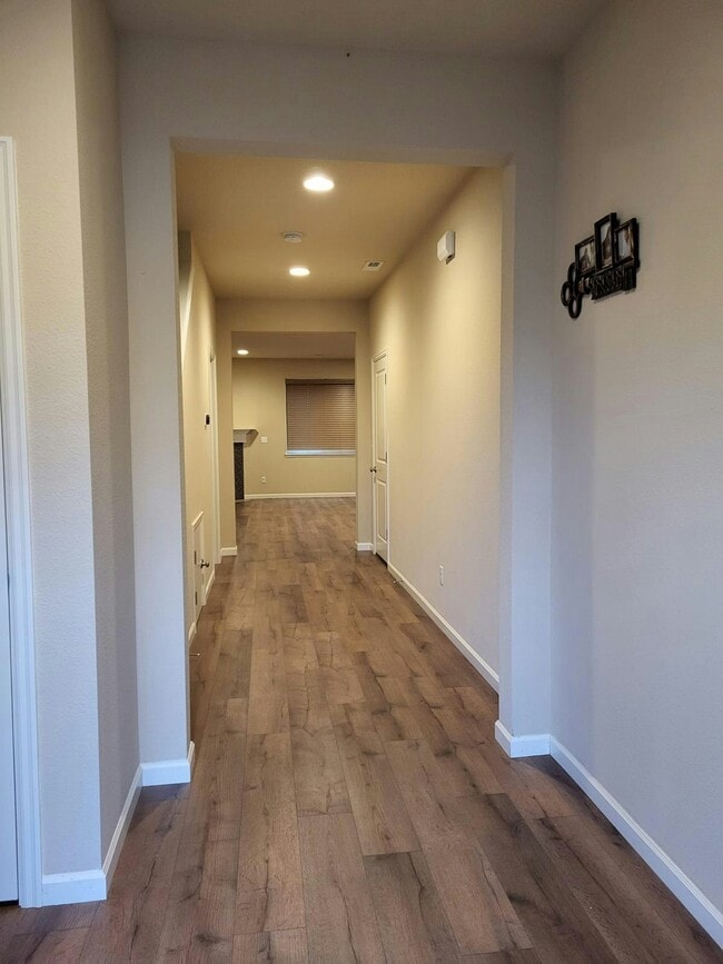 Building Photo - 7356 NW 168th Ave
