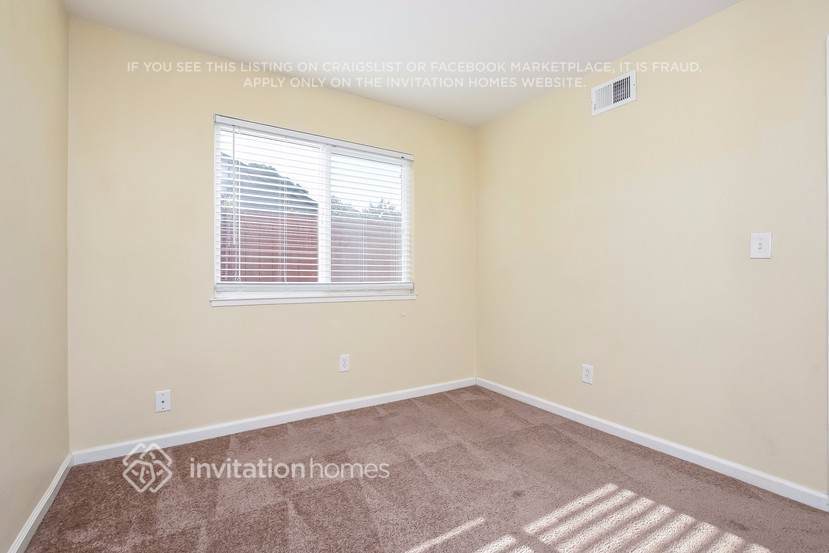 Building Photo - 165 N Catamaran Cir
