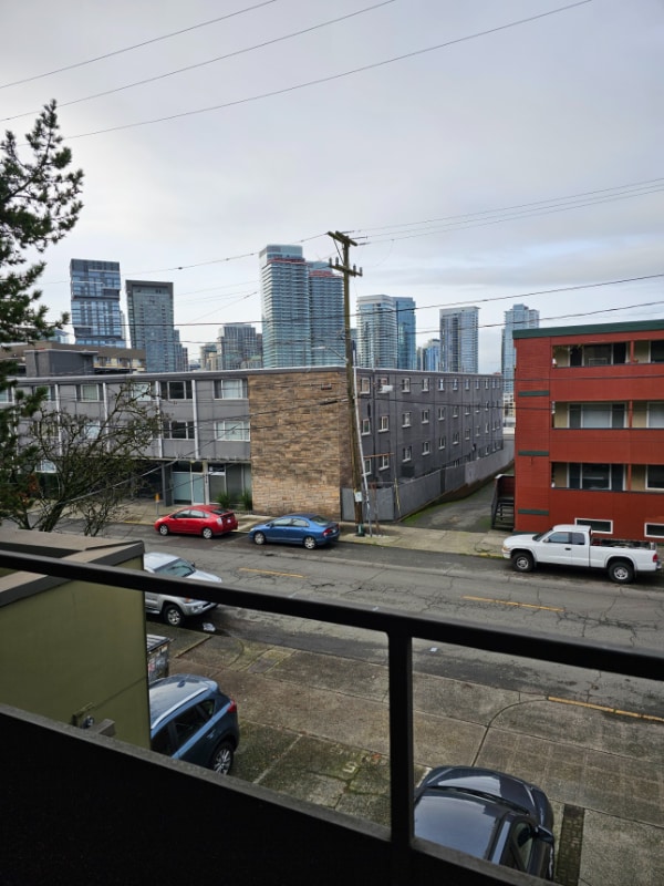 Building Photo - 224 Bellevue Ave E