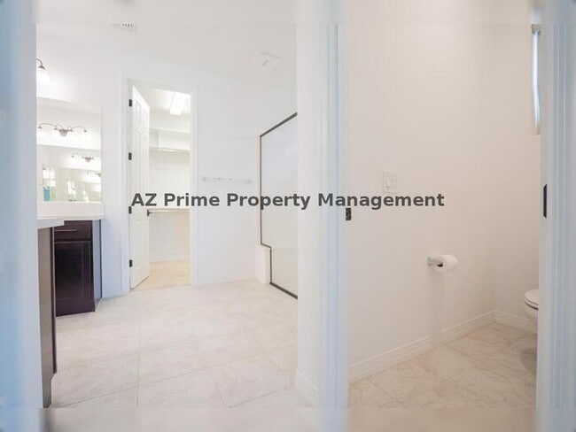 Building Photo - 16512 W Desert Ln