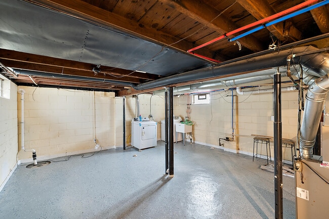 Building Photo - 3129 Prairie Ave