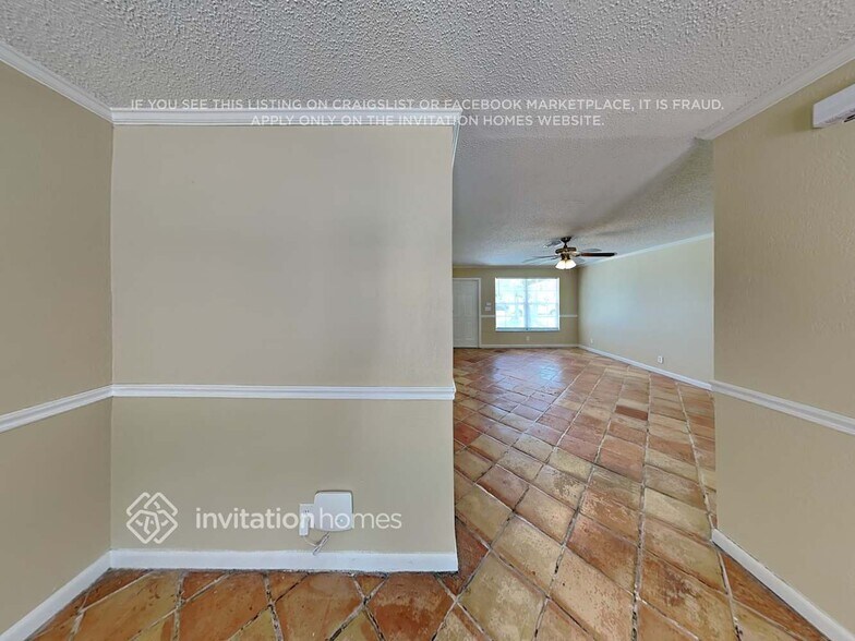 Building Photo - 3635 N Mountain Dr