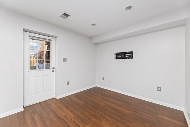 Building Photo - 3343 Cape May Ct
