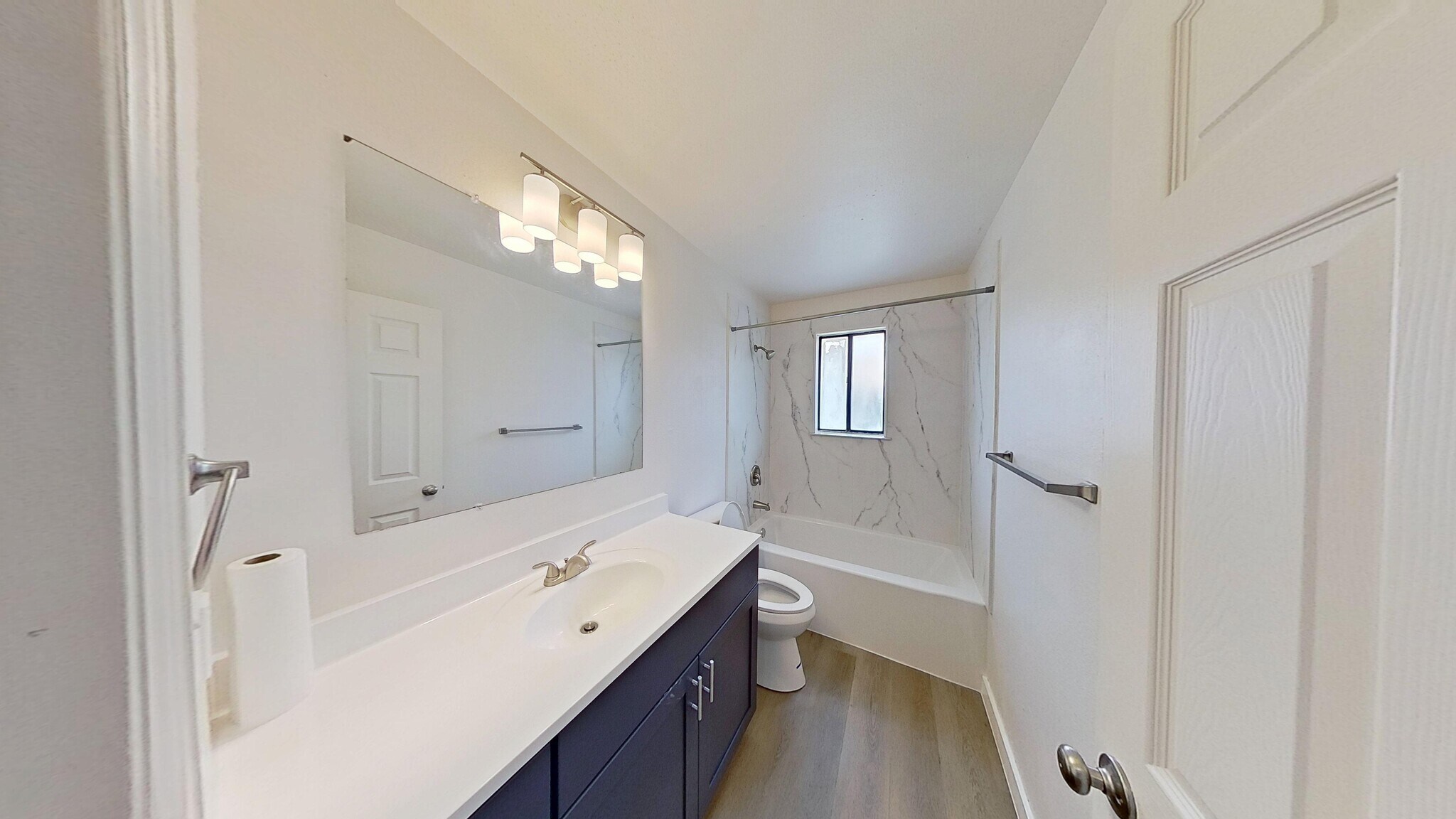 Building Photo - 2000 Pierce St