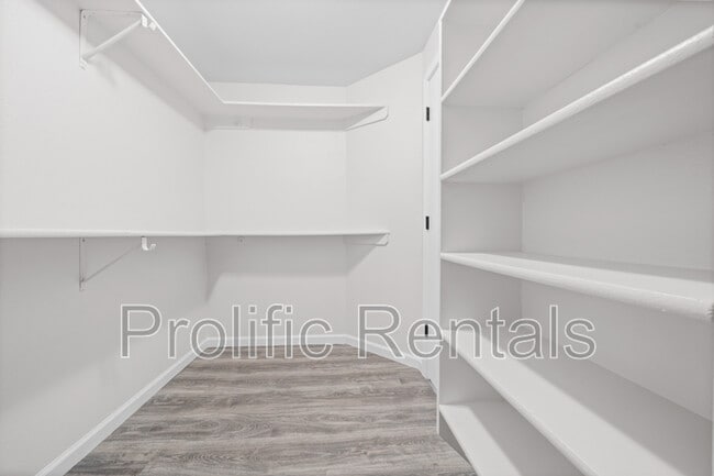 Building Photo - 4417 Briarwood Dr