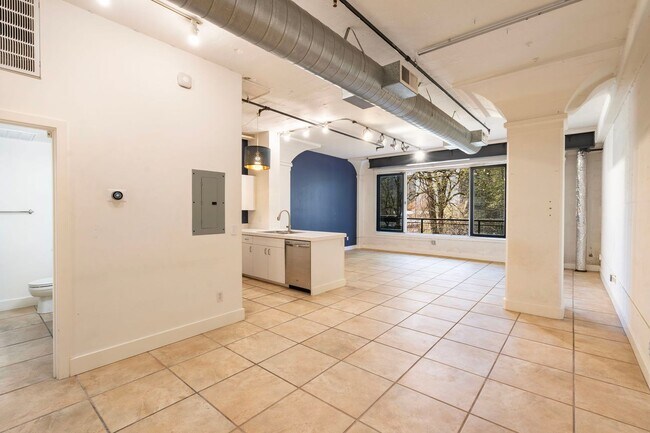 Building Photo - North Park Lofts - Historic Pearl District Warehouse Studio w/parking/most utilities/private balc...