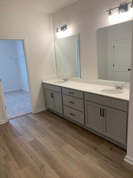 Building Photo - 3138 Marbella Cir
