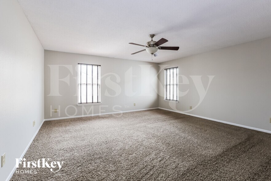 Building Photo - 12851 Old Glory Dr