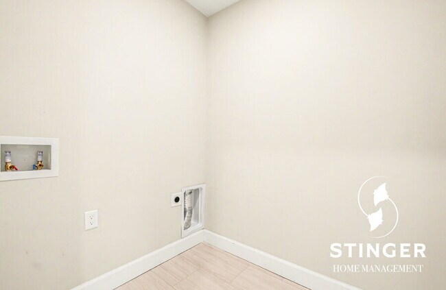 Building Photo - 14 Los Robles Rd