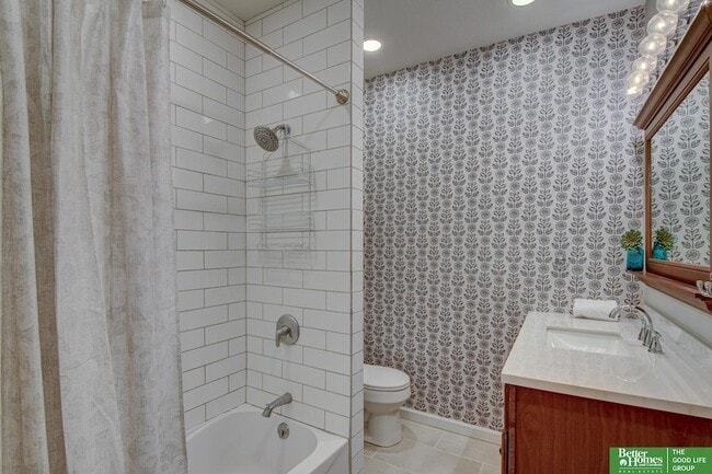 Building Photo - 6519 Parker St