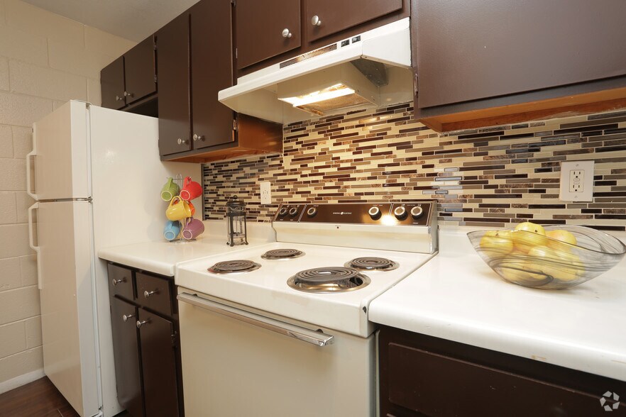 San Marcos Apartment Homes 921 N Zaragosa Rd El Paso TX 79907