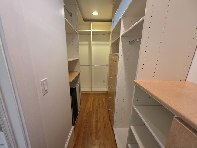 Building Photo - 175 Vasquez Ave